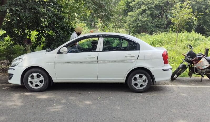 
								Hyundai Verna full									